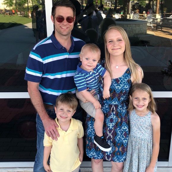 Meet me: Sarah. - Picture 2 of 2